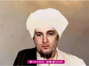 Biografi Habib Muhammad bin Husein Alaydrus (Habib Neon)