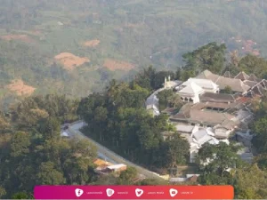 Ziarah di Makam Sunan Muria, Wali Songo Termuda