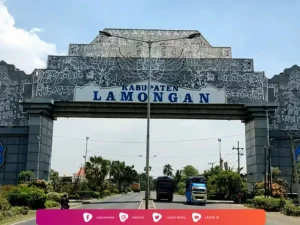 Ziarah di Makam Sunan Drajat, Sang Wali Pujangga dari Lamongan