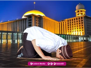 Tata Cara Sujud Syukur yang Benar Sebagai Ungkapan Rasa Syukur