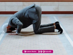 Pendapat Tentang Kafirnya Orang yang Meninggalkan Shalat Wajib