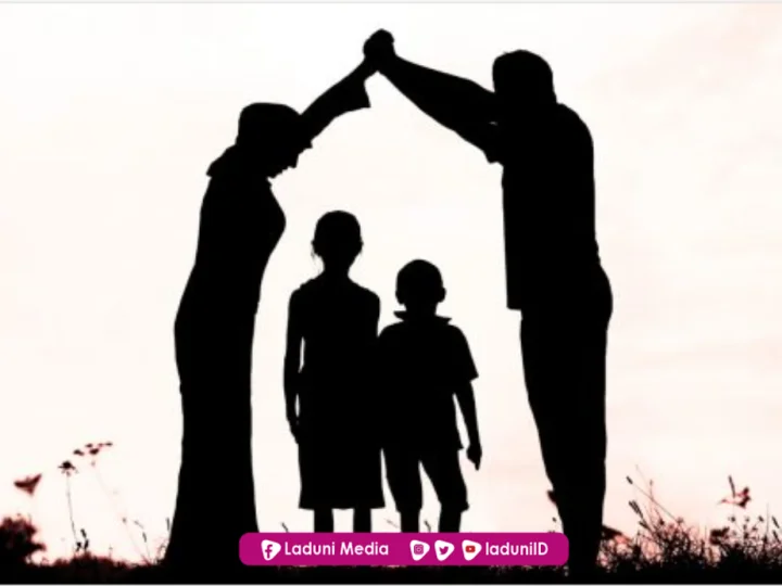 Hukum Mengangkat Anak Orang Lain untuk Adopsi