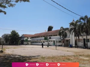 Pesantren Tarbiyatut Tholabah Lamongan