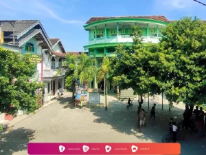 Pesantren Al-Musthofawiyah Tuban