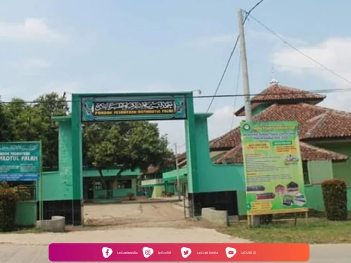 Pesantren Qothrotul Falah Lebak