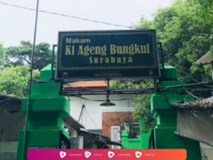 Ziarah di Makam Sunan Bungkul, Waliyullah dari Surabaya
