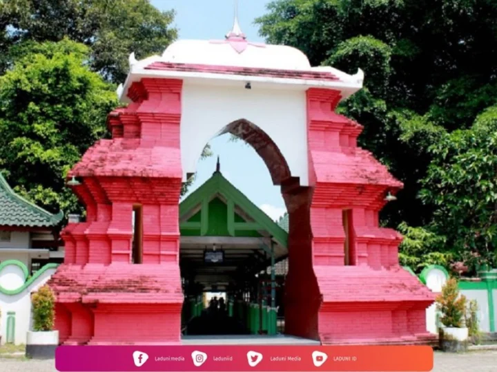 Ziarah di Makam Sunan Ngudung, Panglima Perang dari Demak