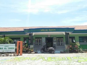 SMA Al Yaqin Rembang