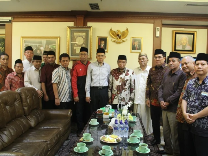 Berkunjung ke PBNU, TGB Diminta Jaga Tradisi