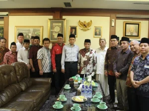 Berkunjung ke PBNU, TGB Diminta Jaga Tradisi