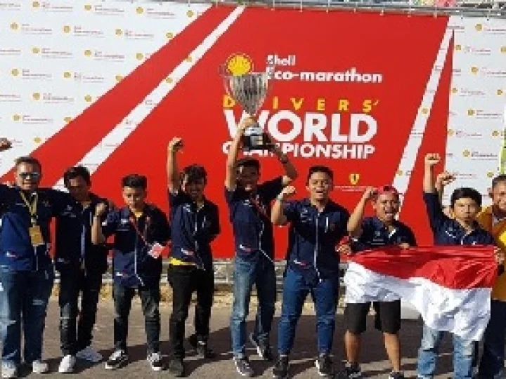 Tim Sapuangin dari ITS Team 2 Surabaya juara DWC di London