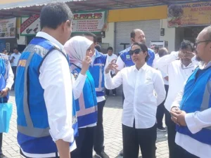 Menteri Rini; BUMN Akan Membantu UMKM yang Ada di Rest Area