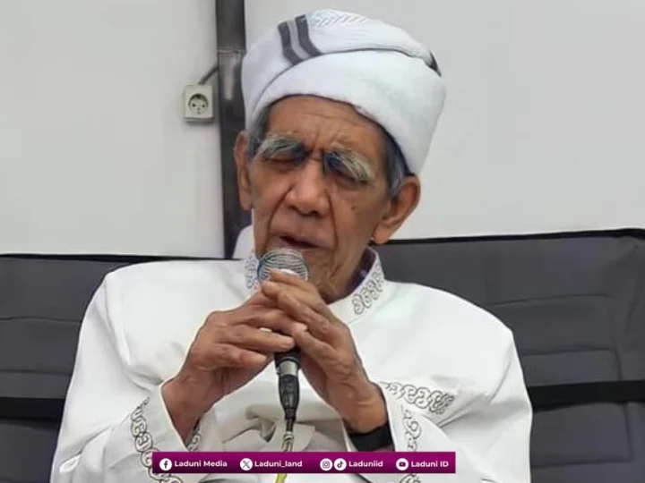 KH.Maimoen Zubair : Jika Tidak Bisa Berbuat Baik Maka Diamlah dan Tidak Menyakiti