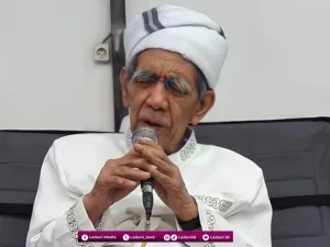 KH.Maimoen Zubair : Jika Tidak Bisa Berbuat Baik Maka Diamlah dan Tidak Menyakiti