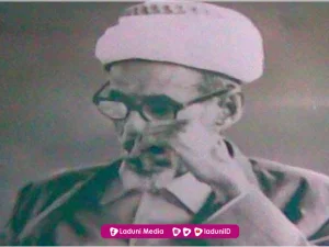 Kisah Al-Habib Idrus Bin Salim Al-Jufri (Guru Tua) Mentaubatkan Ratusan Bandar dan Penjudi