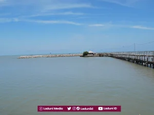 Karomah Syekh Abdullah Mudzakkir: Makamnya Terapung di Laut