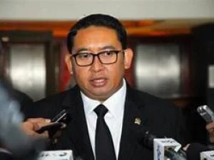 Fadli Zon; Jokowi Harus Berani Evaluasi Menkumham