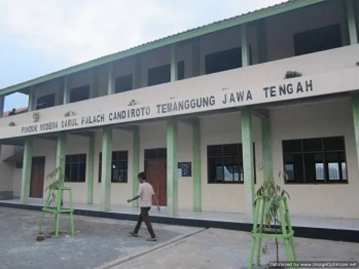 SMK Darul Falach Candiroto Temanggung