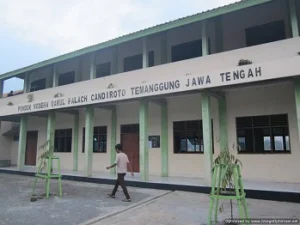 SMK Darul Falach Candiroto Temanggung
