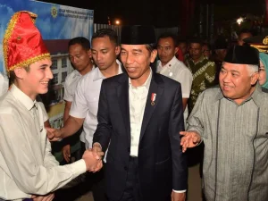 Jokowi Resmikan Beberapa Fasilitas Pondok Modern Internasional Dea Malela NTB