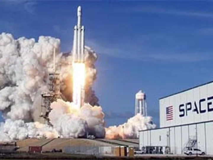 Mengenal SpaceX, Peluncur Satelit dengan Biaya Murah