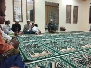 Mahasiswa KKL Integratif IAIN Pontianak Ajak Masyarakat Ngaji Kitab