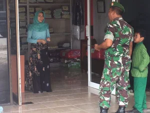 Muspika Ulee Kareng Himbau Warga Naikkan Bendera Merah Putih