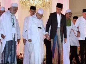 Kenapa Jokowi Gandeng Kiai Ma’ruf? Ini Keuntungannya