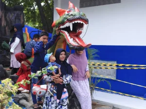 Naga dari Aceh Selatan Jadi Buruan Selfie Pengunjung PKA