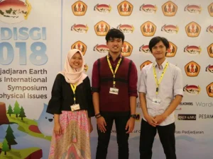Tiga Mahasiswa UI Temukan Metode Baru Deteksi Cadangan Minyak Melalui Satelit