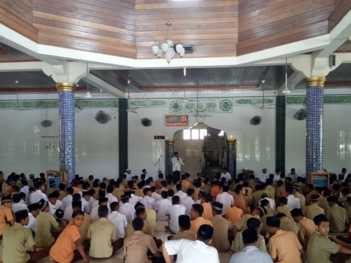 Masyarakat Aceh Larut Dalam Alunan Zikir Memperingati 13 Tahun Perdamaian Aceh