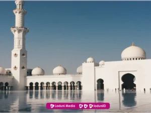 Masuk Masjid Saat Adzan, Menjawab Adzan atau Shalat Sunah Dulu?