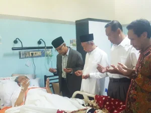 Surga Mendambakan Penjenguk Orang Sakit #1