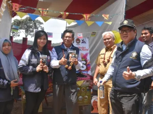 Tingkatkan Nilai Jual, Mahasiswa Undip  Ciptakan Masker dari Kopi 