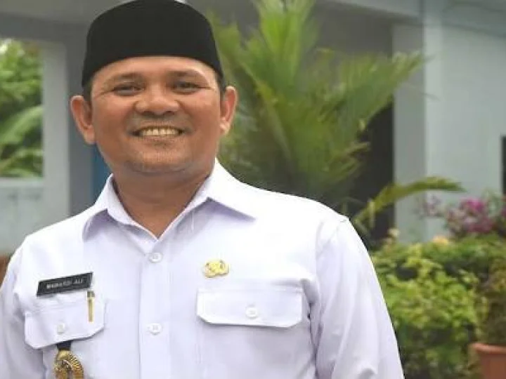 Mawardi Ali Khatib Shalat Idul Adha di Masjid Agung Al Munawwarah