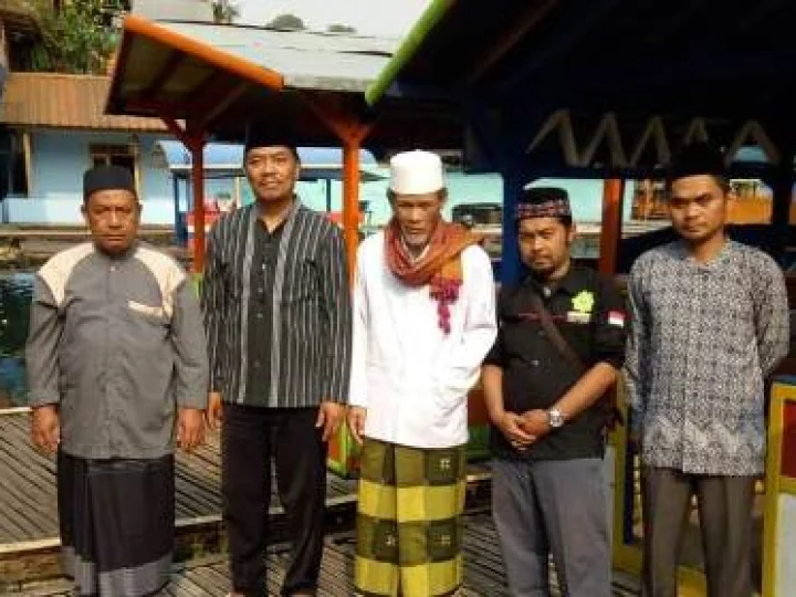 Kiai Endang Bentuk Pengurus MWCNU Cigombong di Danau Lido