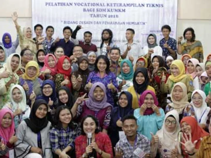 Pengrajin Batik Ternate Diharap Tergabung dalam Satu Koperasi