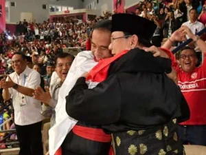 Rangkulan yang Membawa Kedamaian