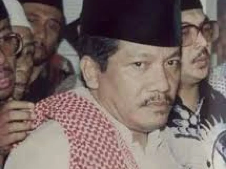 Ustadz Faris Khoirul Anam: Dua Macam Ilmu yang Pertama Kali Dicabut