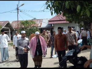 Lautan Masyarakat Menghadiri Shalat Jenazah Ibunda Ulama Kharismatik Aceh Abu Tanjong Bungong