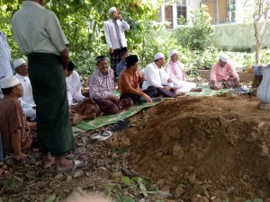 Bupati Pidie Jaya Ikut Menghadiri Pemakaman Ibunda Ulama Kharismatik Aceh  Abu Tanjong Bungong