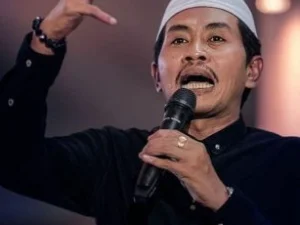 KH Anwar Zahid : Jangan Mudah Mengkafirkan Orang Lain