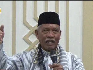 Abu Manan Blang Jruen Isi Ceramah Haul Ke-XI Dayah Ma''had Babul Ulum Abu Lueng Ie Al-Aziziyah