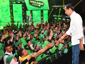Para Sarjana, Perkuatlah Soft Skill, Agar Kamu Tidak Diganti Robot