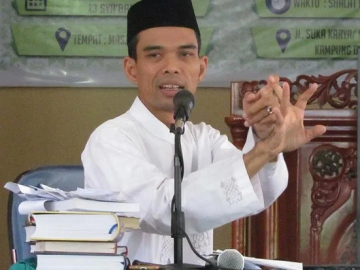 Polda Riau Datangi Rumah Ustaz Abdul Somad