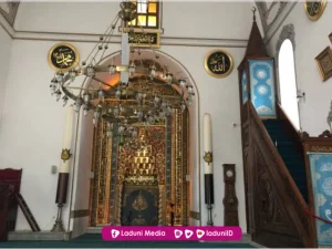 Wirid dan Zikir Hari Jumat Menghapuskan Dosa Orang Tua dan Terpelihara Iman Kita