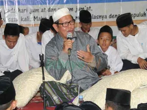 KH. Abdul Kholiq Ridlwan: Waktu Seperti Pakaian, Jangan Menunda