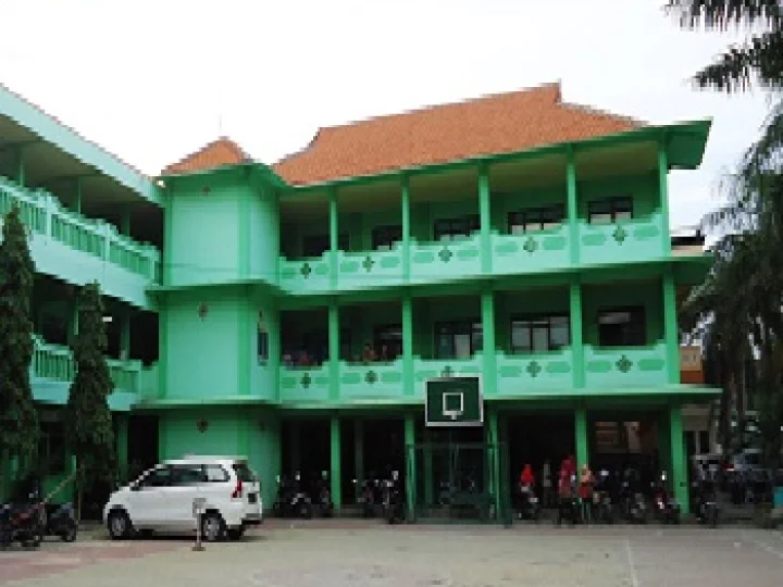 Institut Agama Islam (IAI) Qomaruddin Gresik