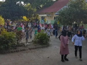 PB PMII Belajar dan Senam Bersama Siswa Korban Gempa Lombok