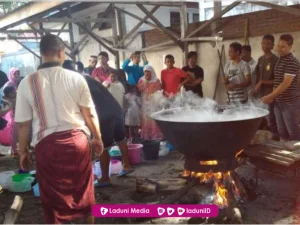 Indahnya Kebersamaan di Balik Bubur Asyura